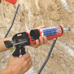 Cum se folosește ancora chimică în beton: ghid pas cu pas (cu diametre, adâncimi și timpi de întărire)